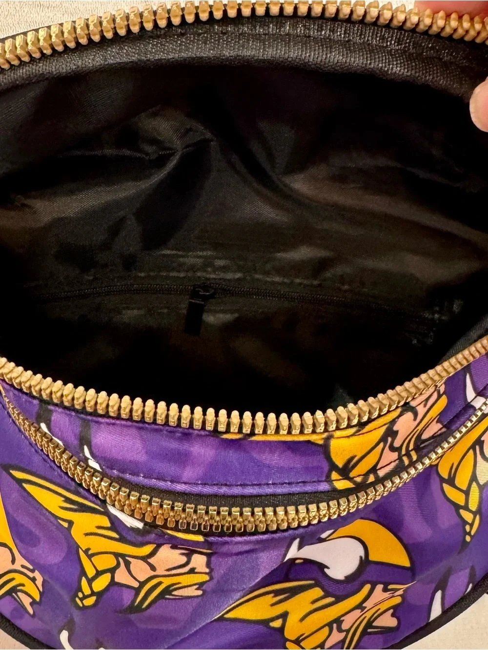 New Vikings Crossbody Bum Bag w/ long strap size inclusive